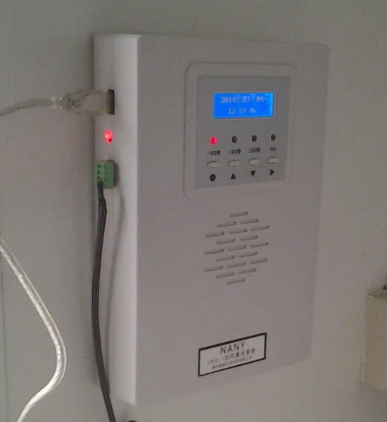 翻斗式雨量報(bào)警器